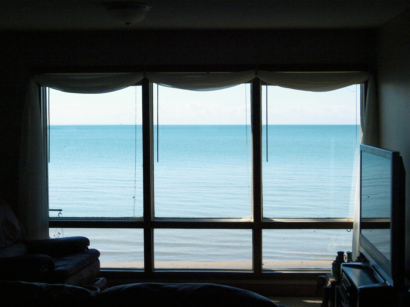 Sea-view living room